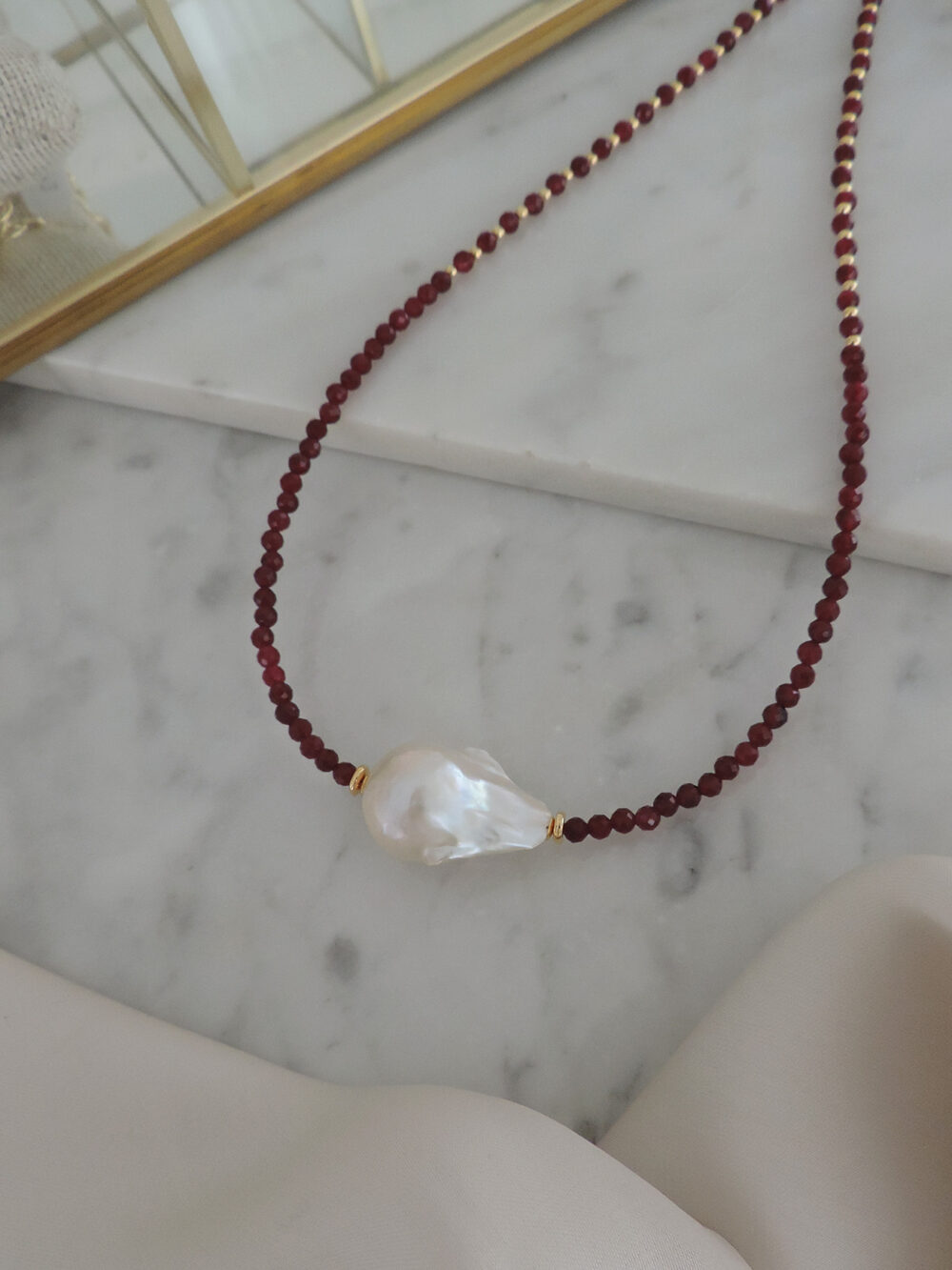 Collar Burdeos