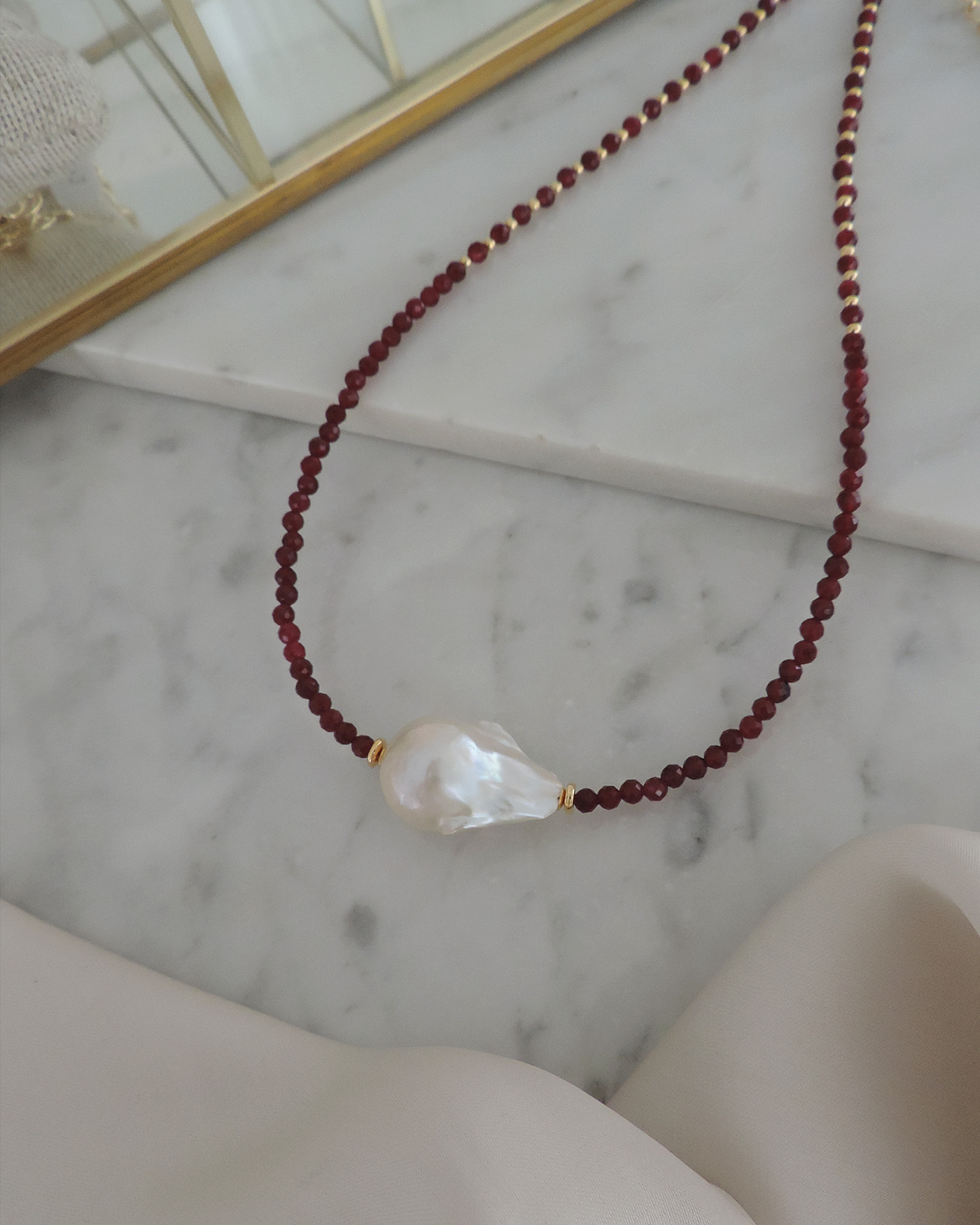 Collar Burdeos