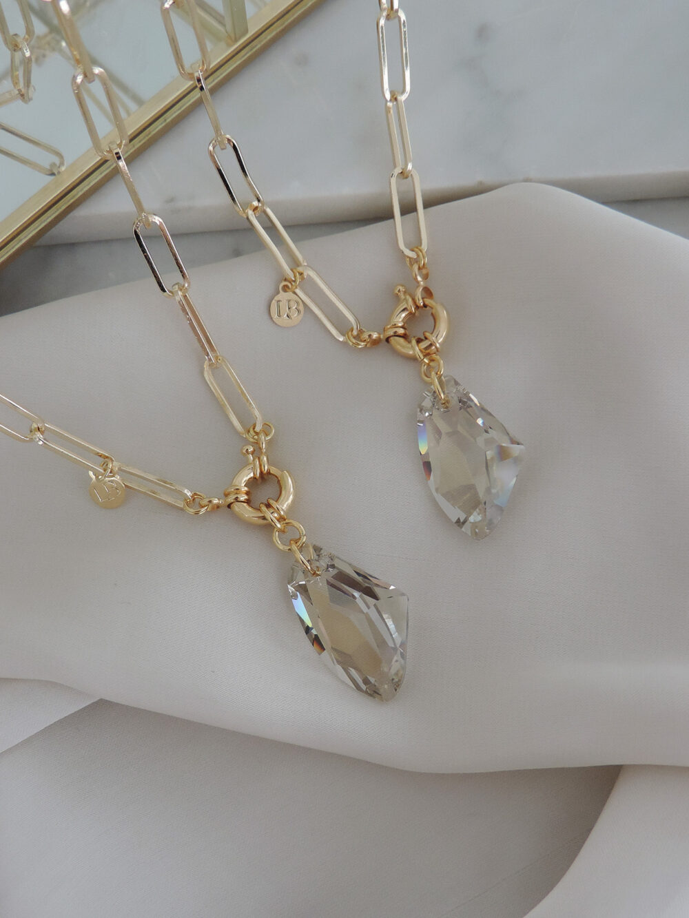 Collar Mirror Pool