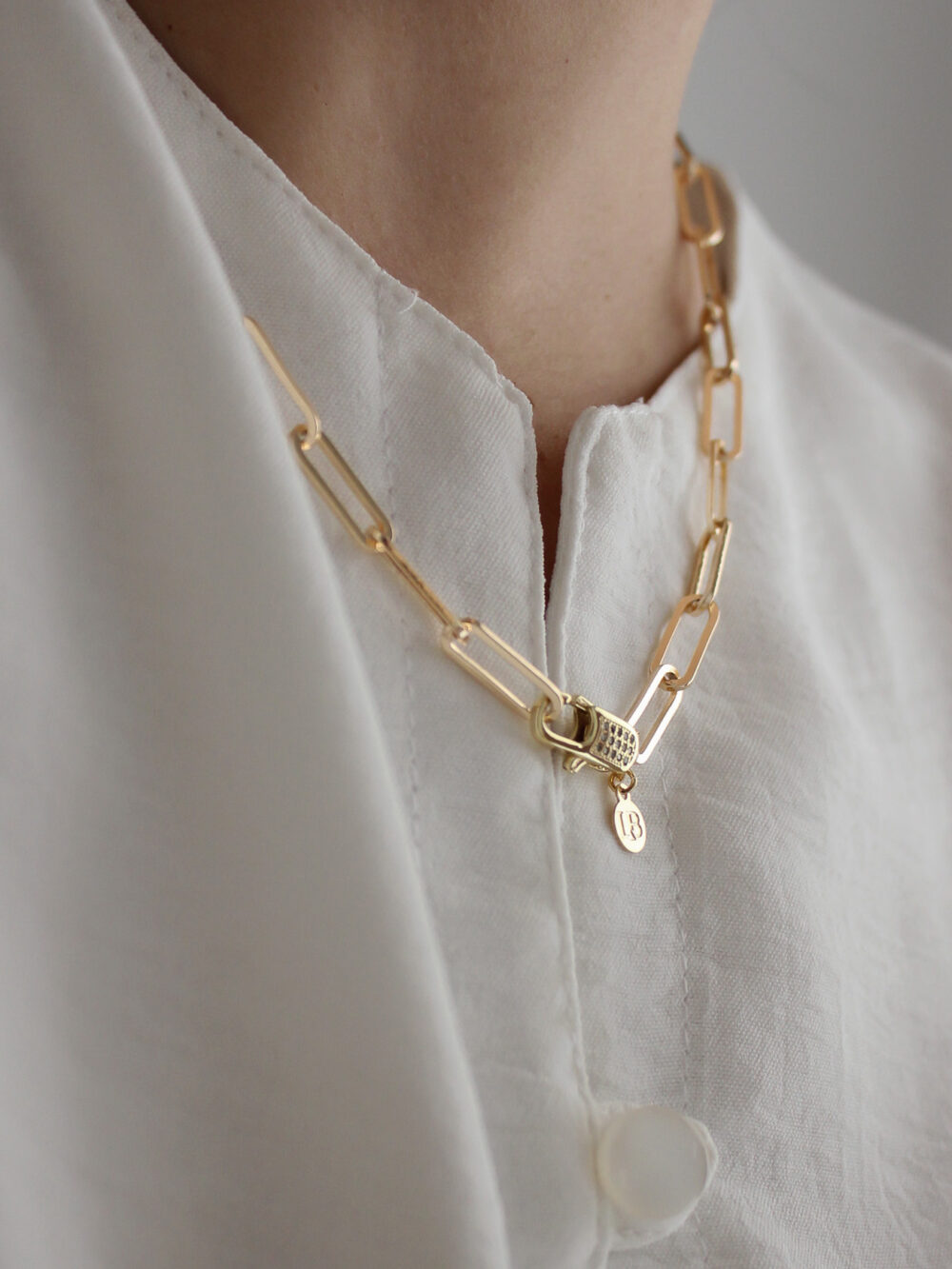 Collar Pin